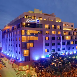 Radisson Blu Martinez Отель